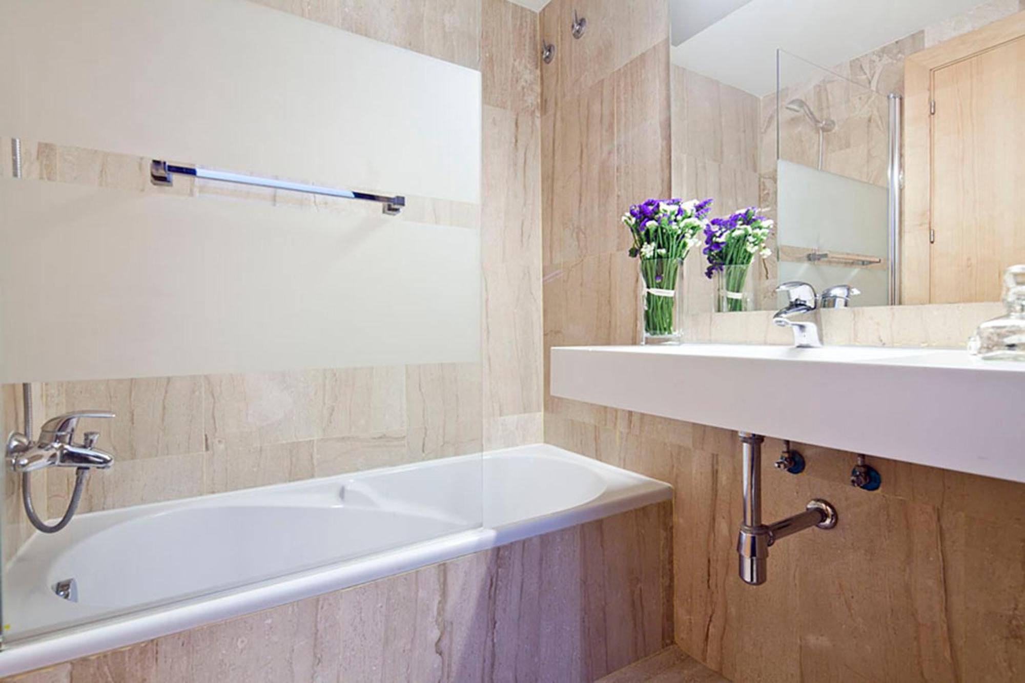 Apartment Barcelona Rentals - Private Pool And Garden Center Room photo