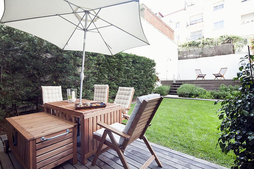 Apartment Barcelona Rentals - Private Pool And Garden Center Exterior photo
